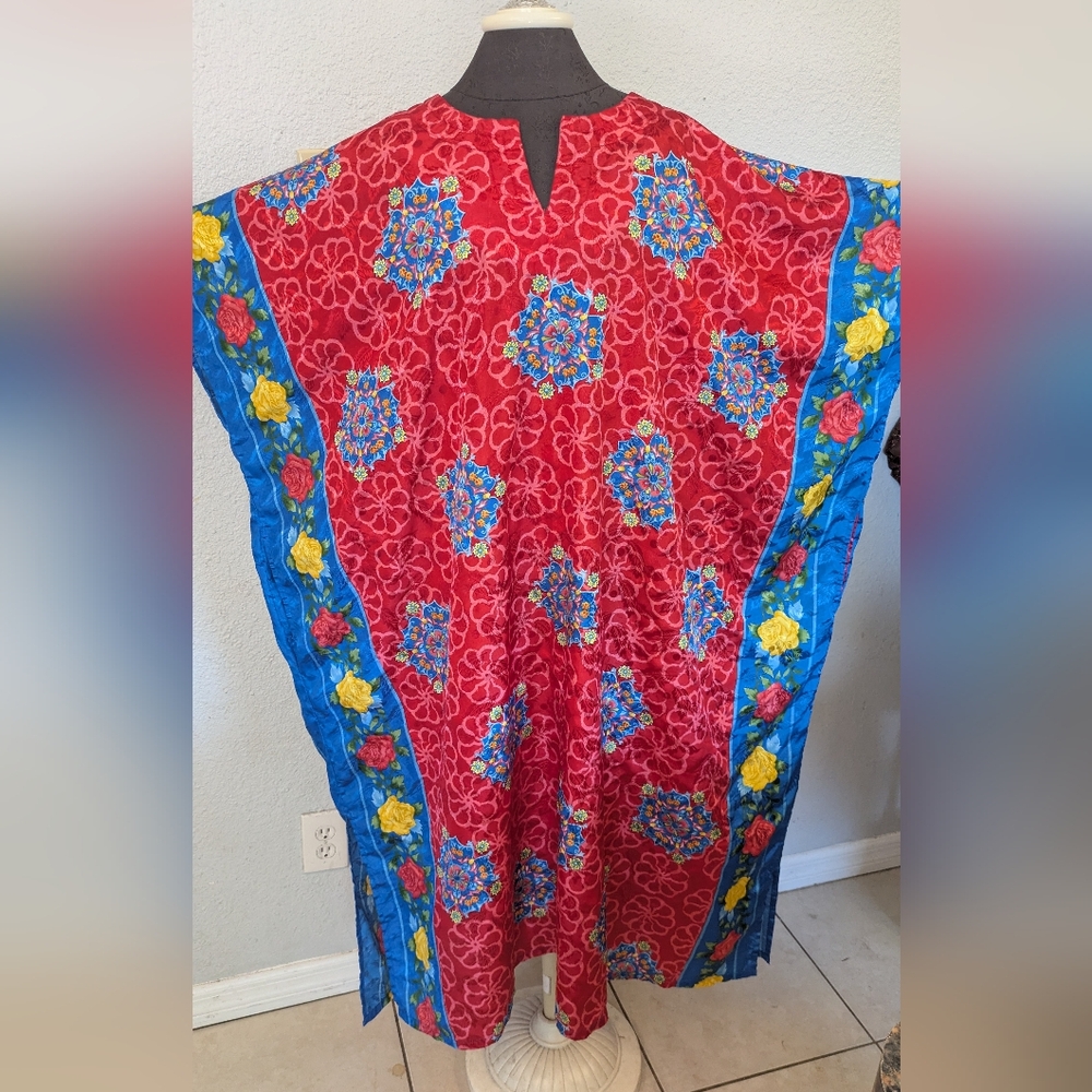 Beautiful Vintage Satin Psychedelic And Floral Kaftan